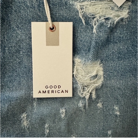 Good American Good '90s Distressed Indigo Short- 27/4 - Picture 7 of 10